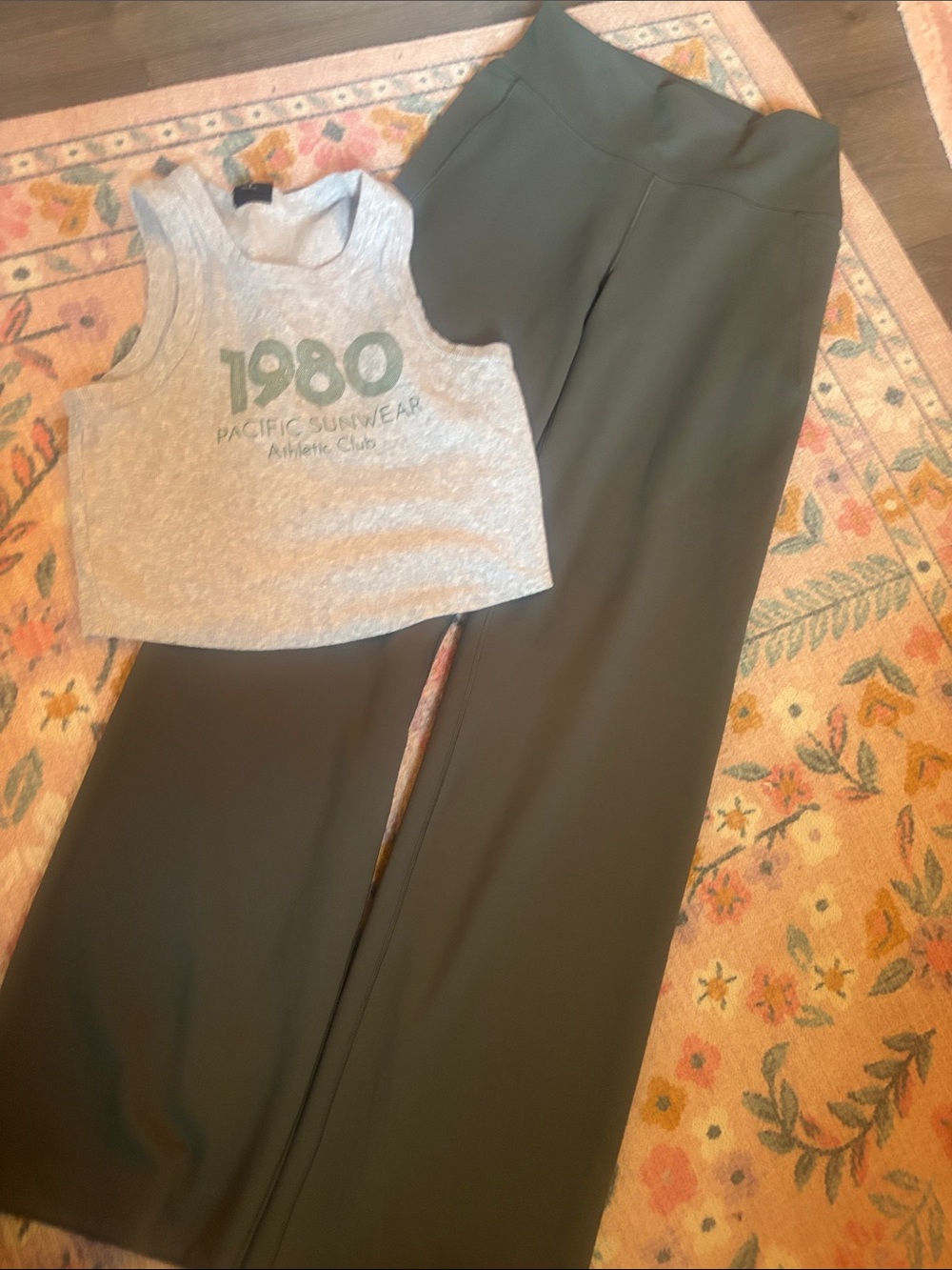 PacSun Gray Graphic Crop Tank with DSG Olive Green Wide-Leg Pants Set